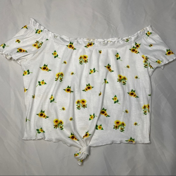 Sunflower print knot crop top - Picture 2 of 4